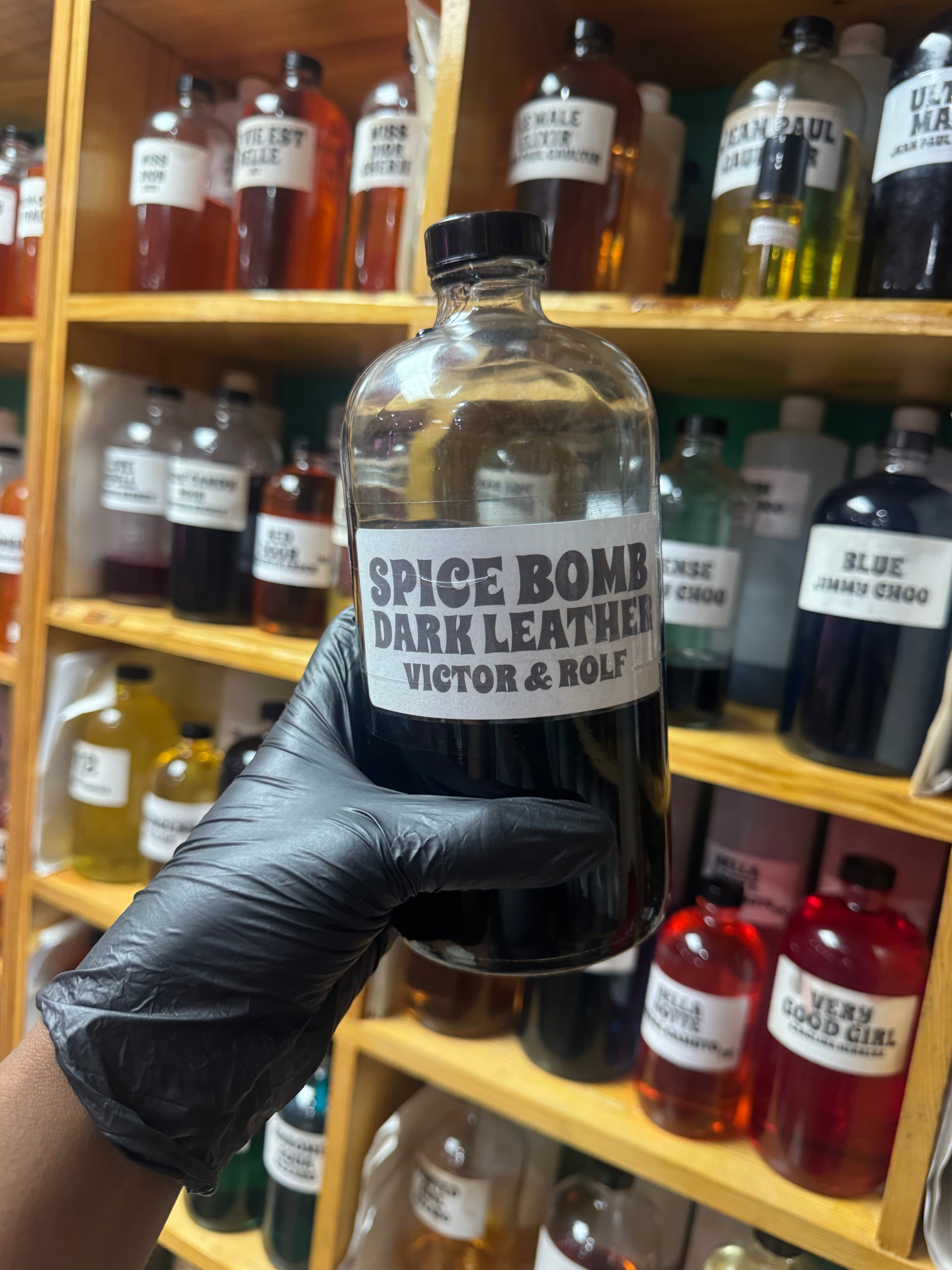 Spice Bomb Dark Leather – Inspired by Victor & Rolf Fragrance Oil (M)